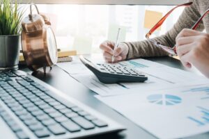 Análise financeira para cálculo do WACC e avaliação de empresas