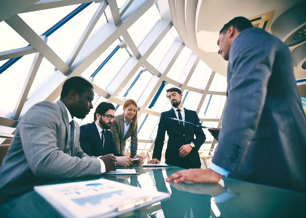 Empresário e investidores de private equity em negociação para a entrada no capital da empresa